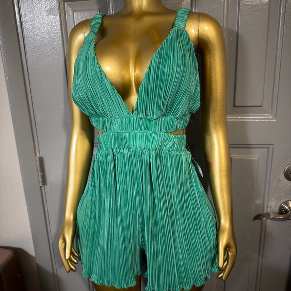 Fashion Nova Green Pleated Dress - Picture 9 of 9